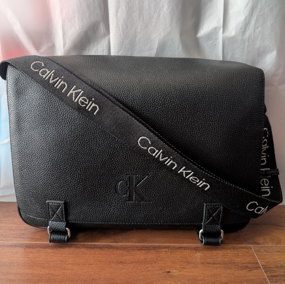 Brand New Calvin Klein Black Leather Messenger Bag